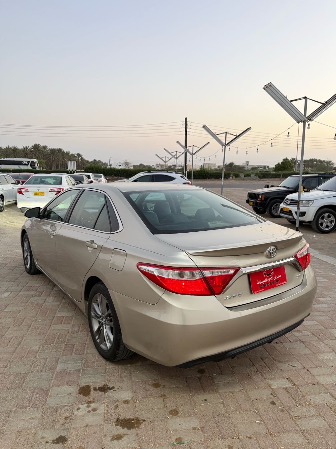 Car Image 2015 TOYOTA CAMRY SE
