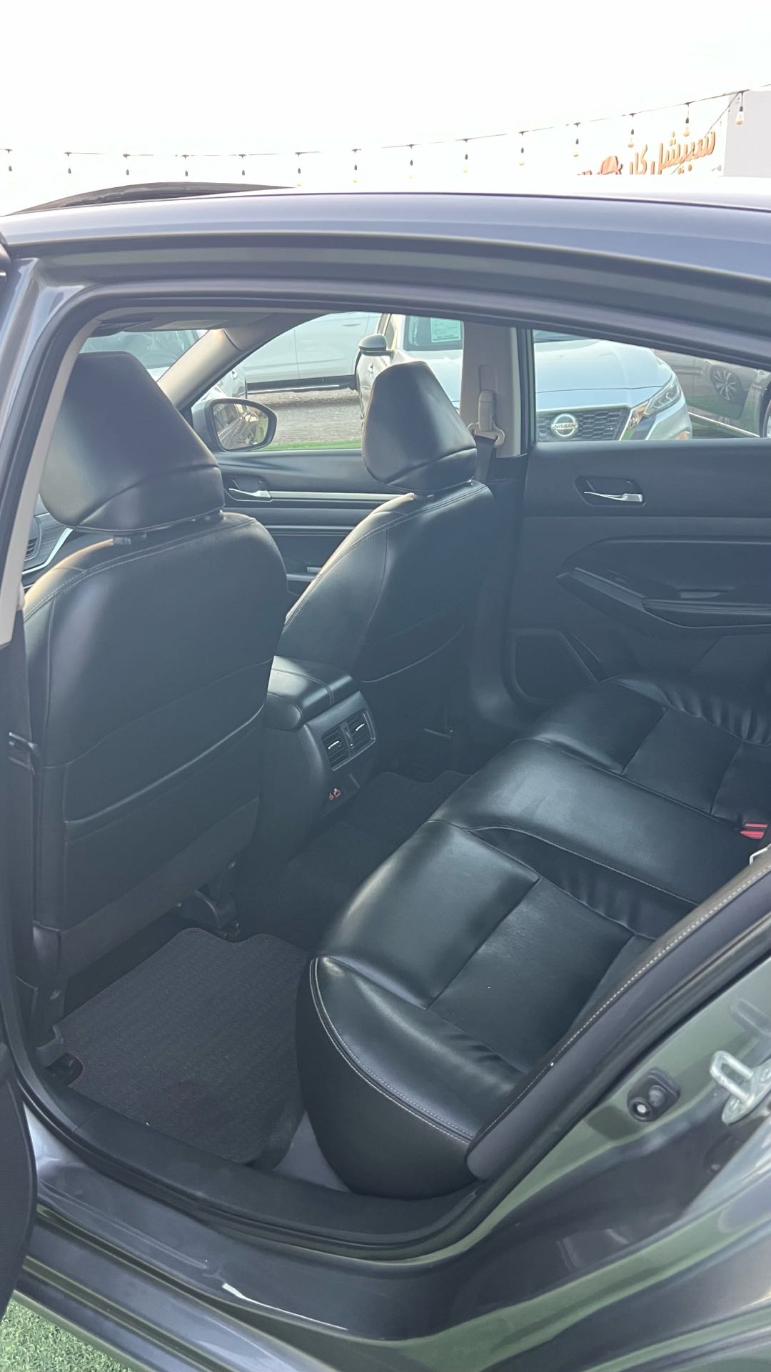 Car Image 2019 NISSAN ALTIMA SR
