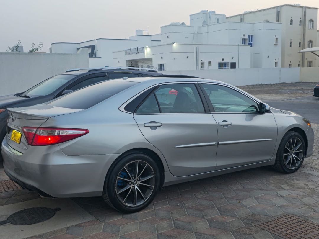 Car Image 2015 TOYOTA CAMRY XSE