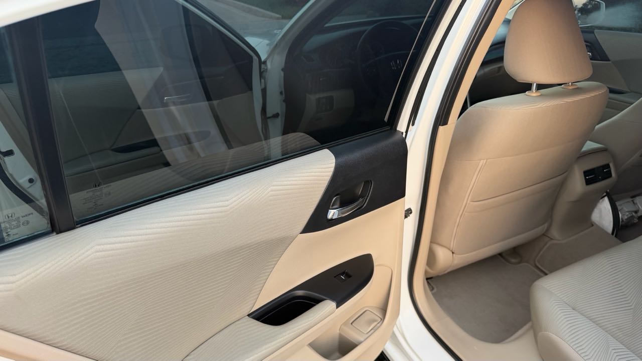 Car Image 2017 HONDA ACCORD EX
