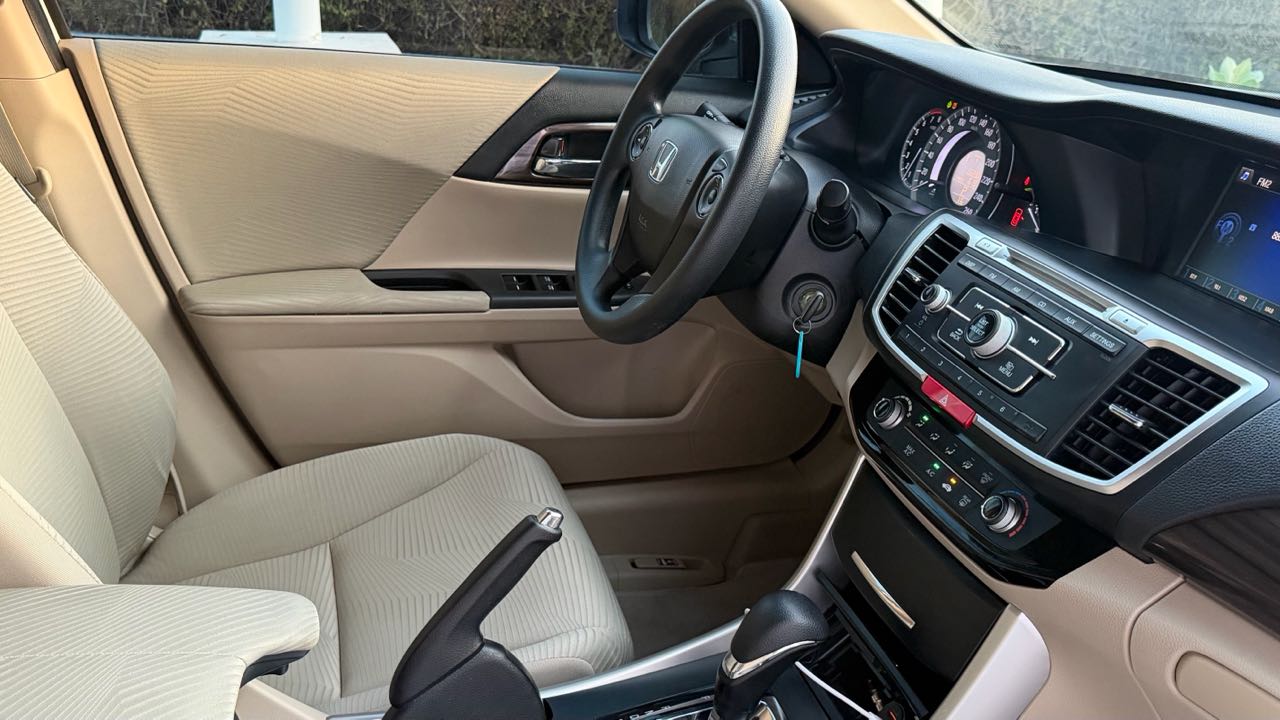 Car Image 2017 HONDA ACCORD EX