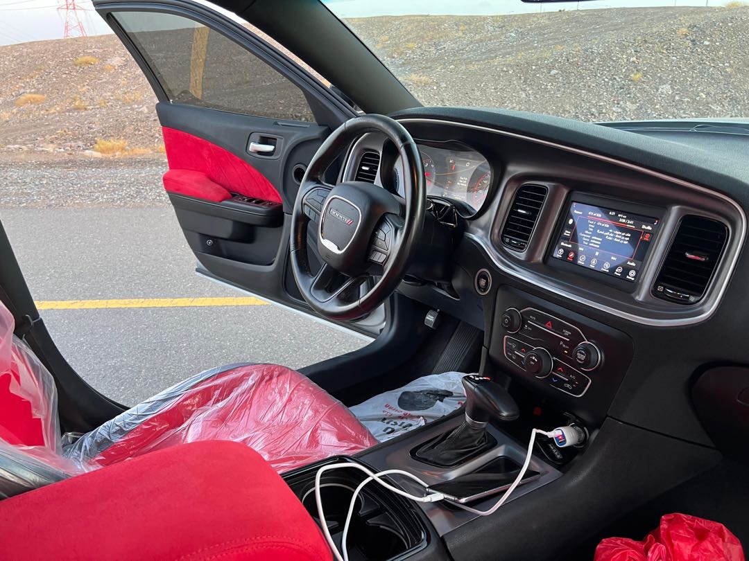 Car Image 2019 DODGE CHARGER SXT