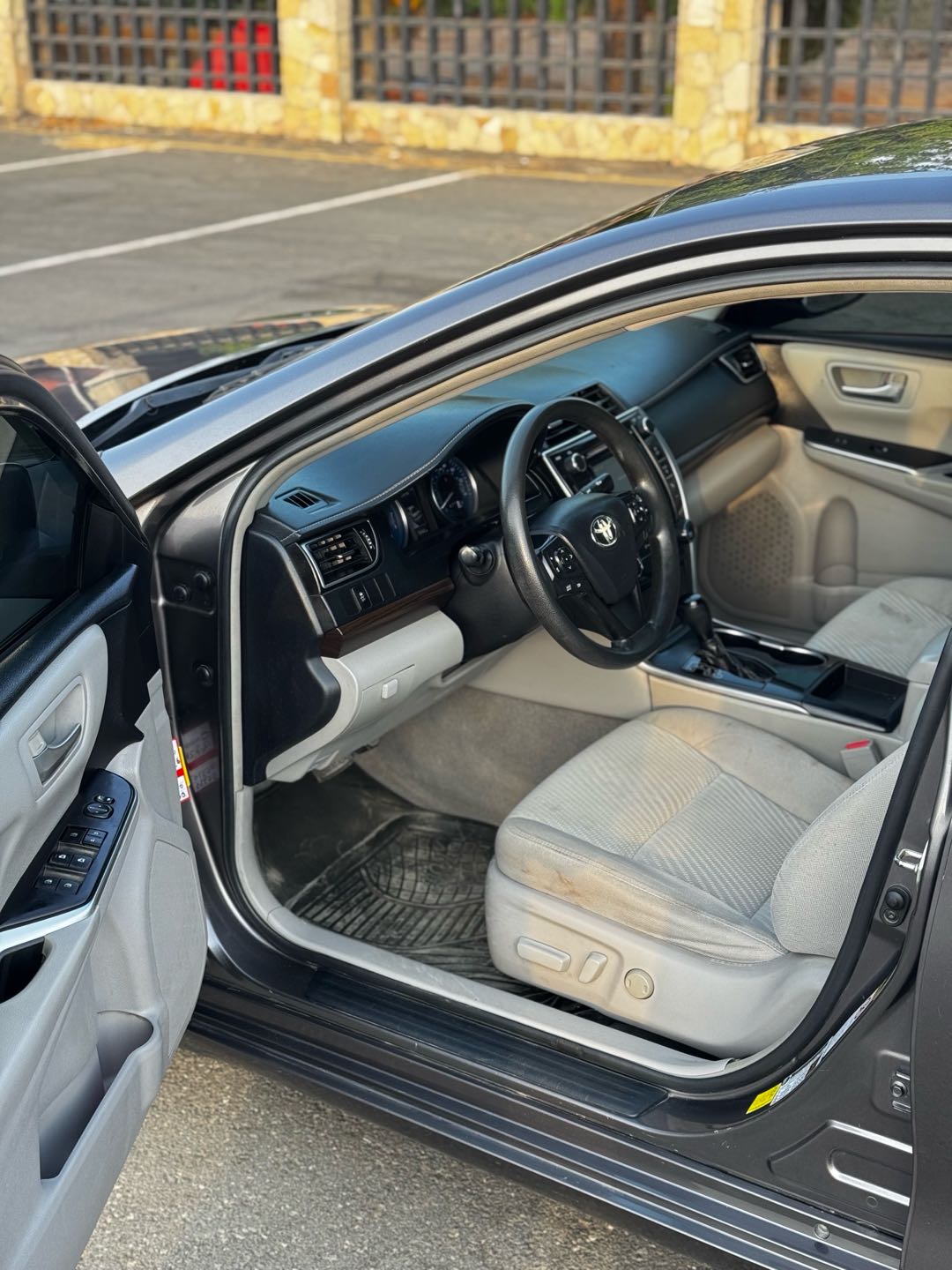 Car Image 2016 TOYOTA CAMRY SE