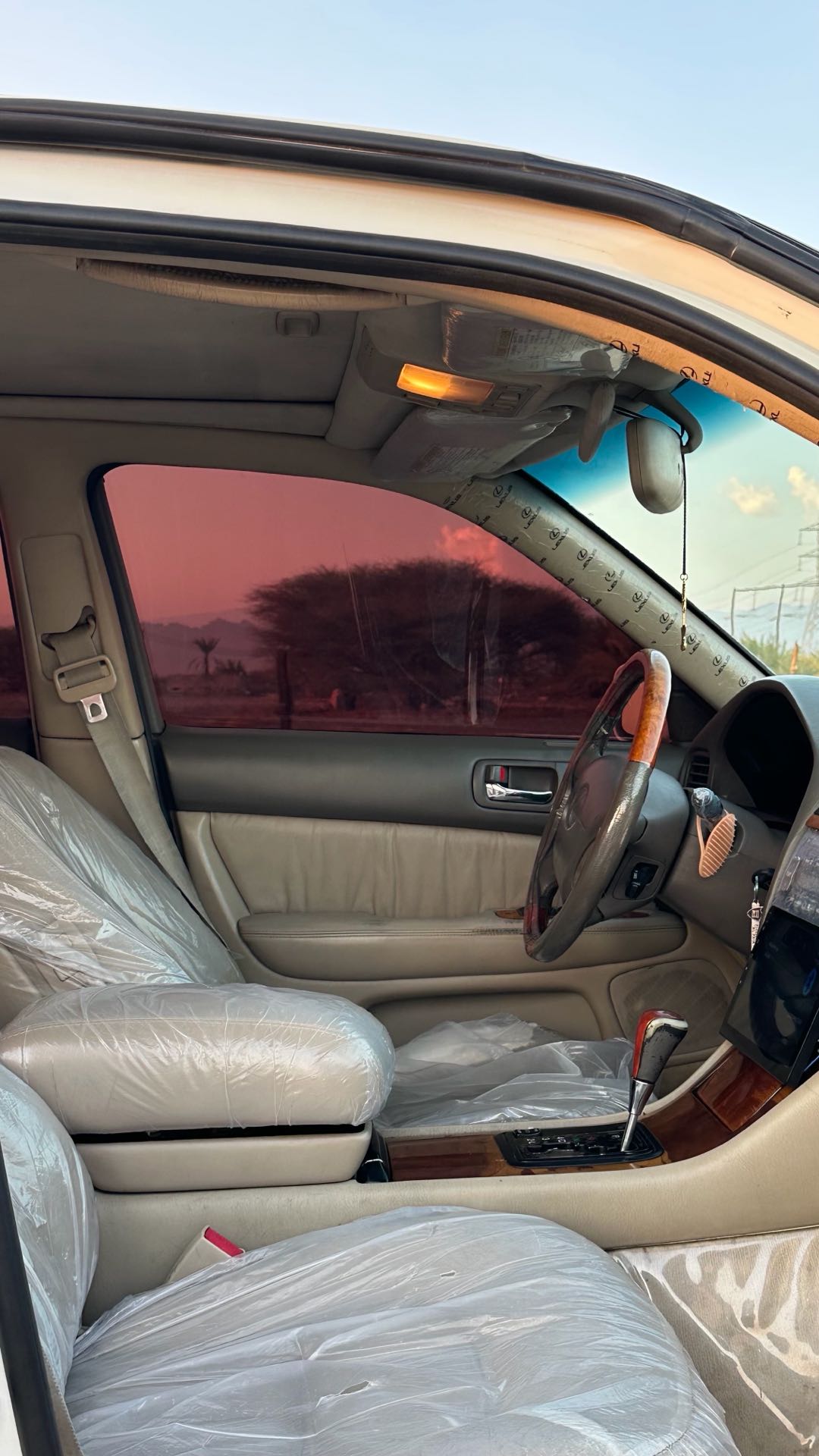 Car Image 1998 LEXUS LS 400