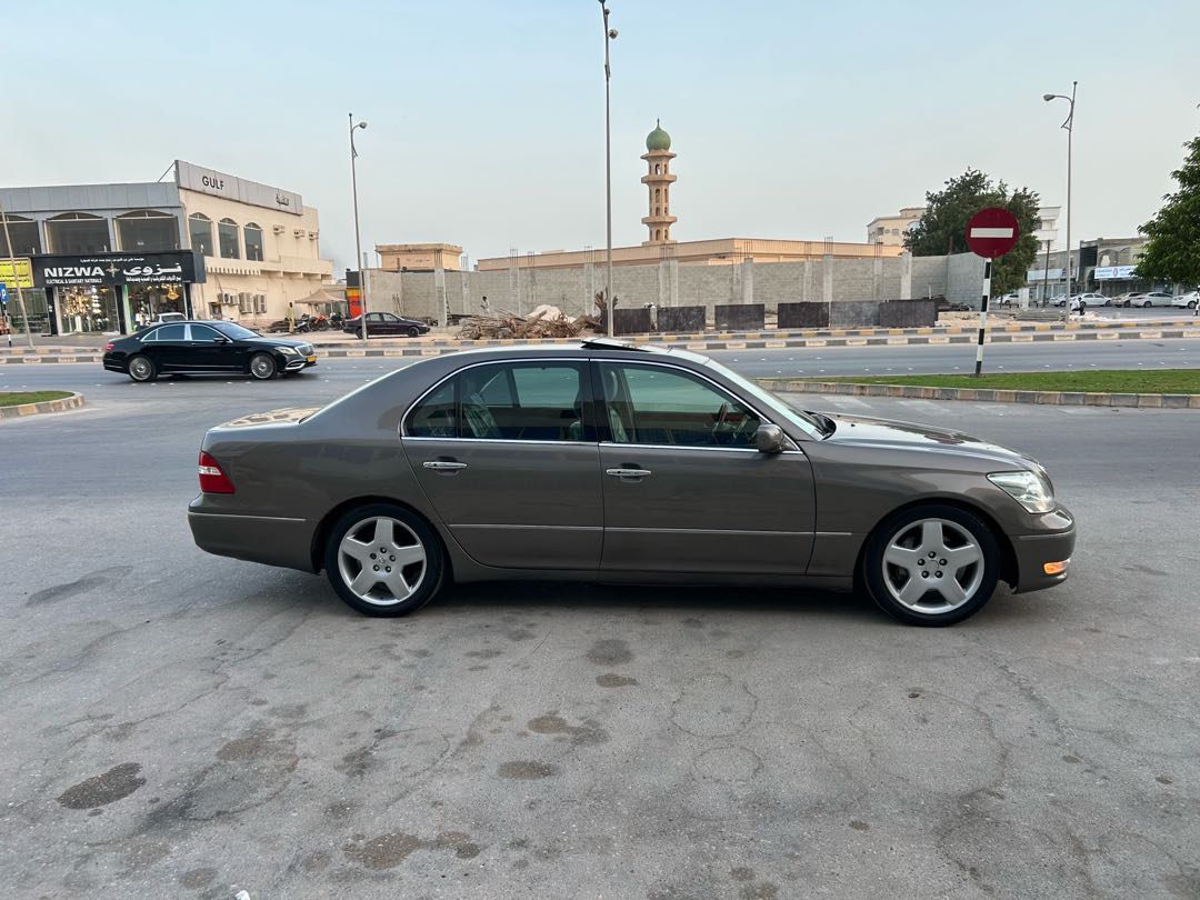 Car Image 2004 LEXUS LS 430