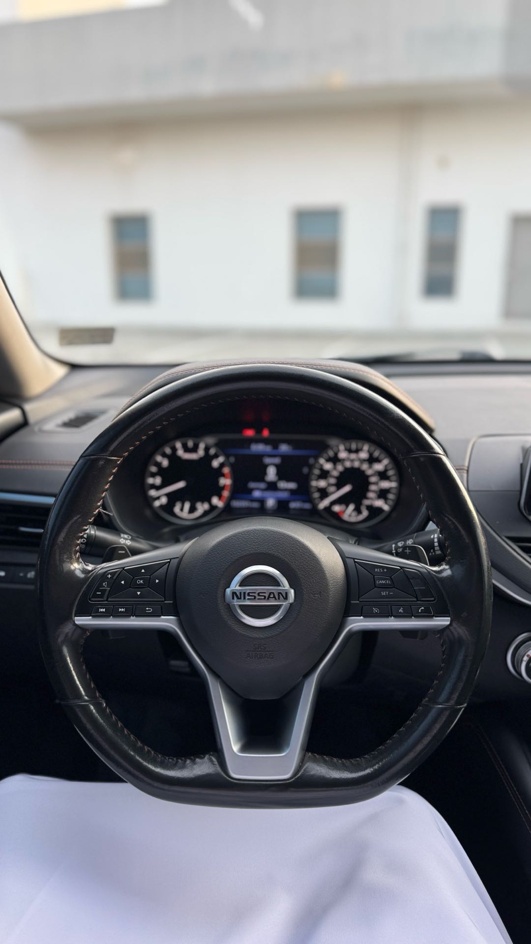 Car Image 2022 NISSAN ALTIMA SR