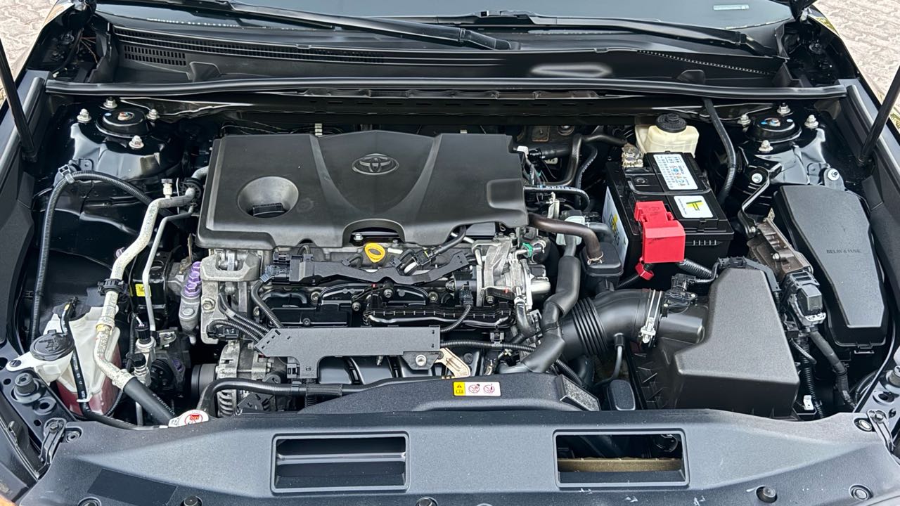 Car Image 2018 TOYOTA CAMRY LE