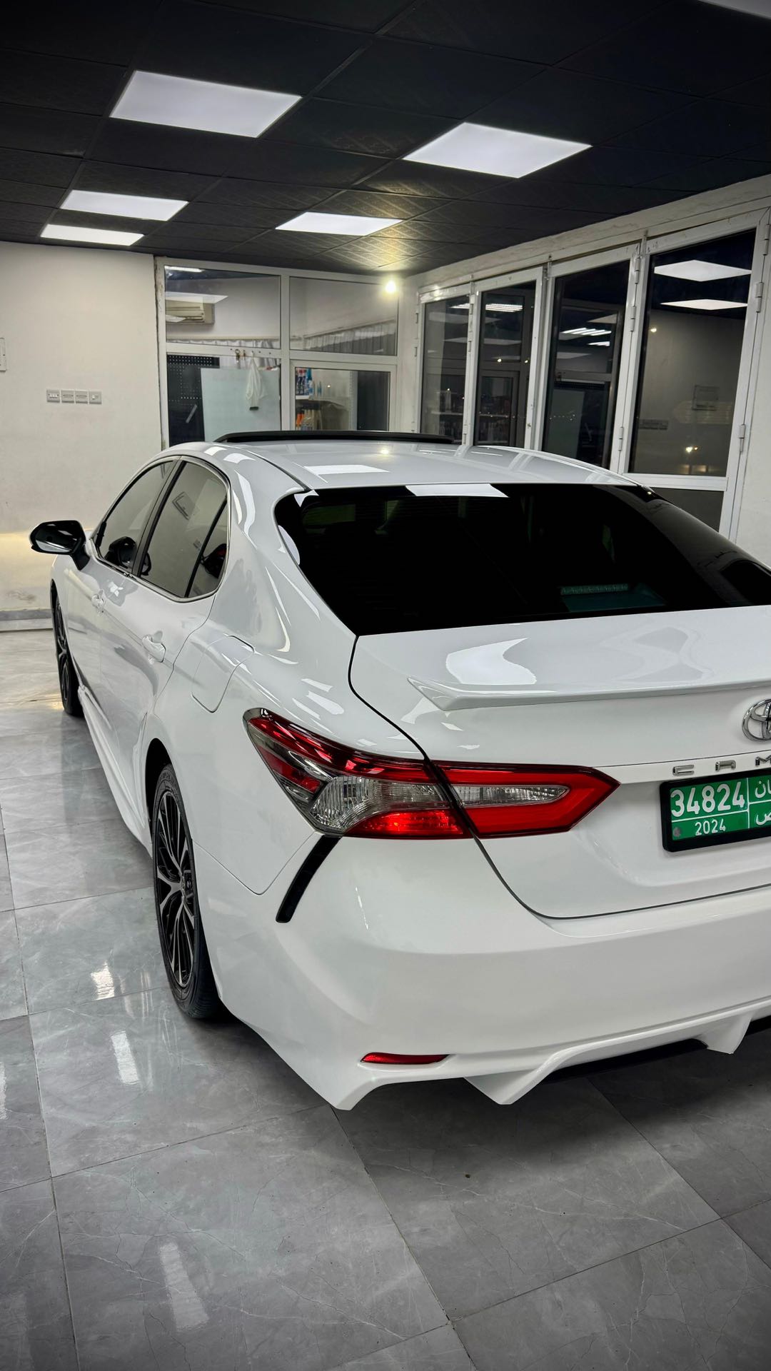 Car Image 2018 TOYOTA CAMRY SE