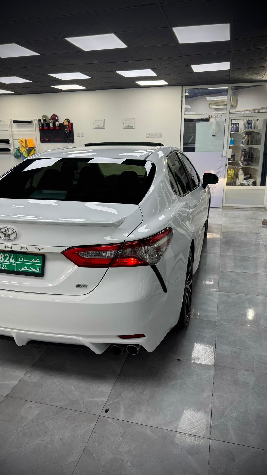 Car Image 2018 TOYOTA CAMRY SE