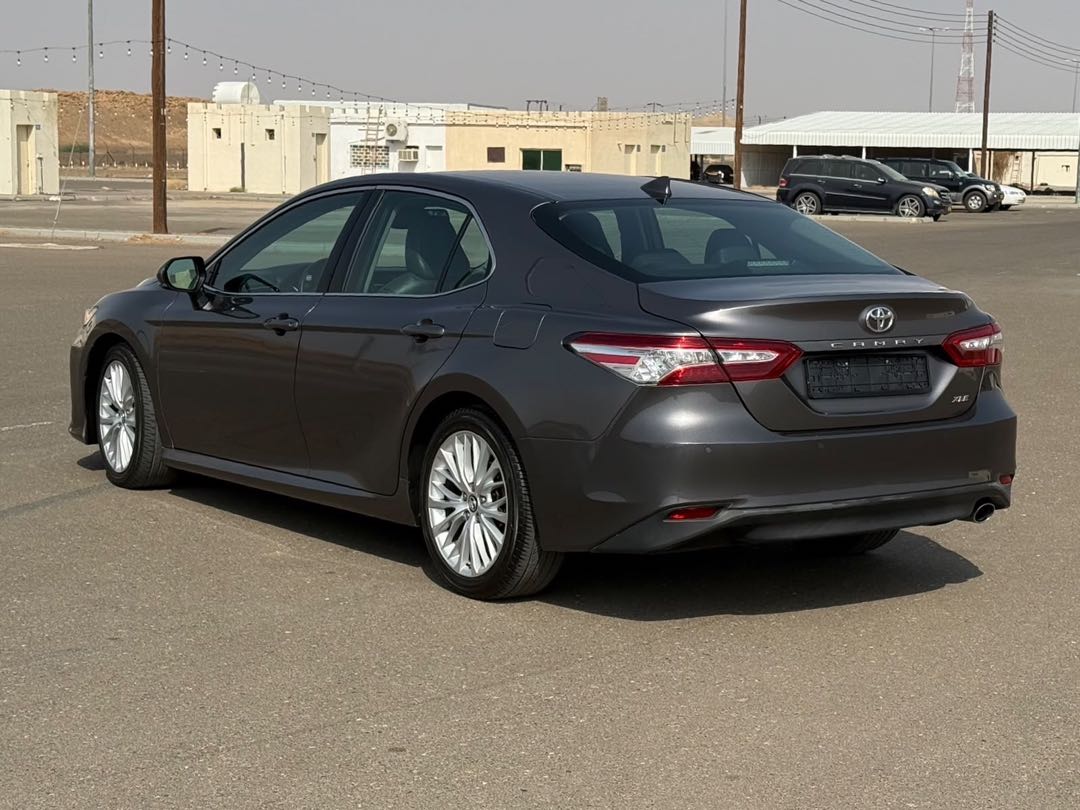 Car Image 2018 TOYOTA CAMRY XLE