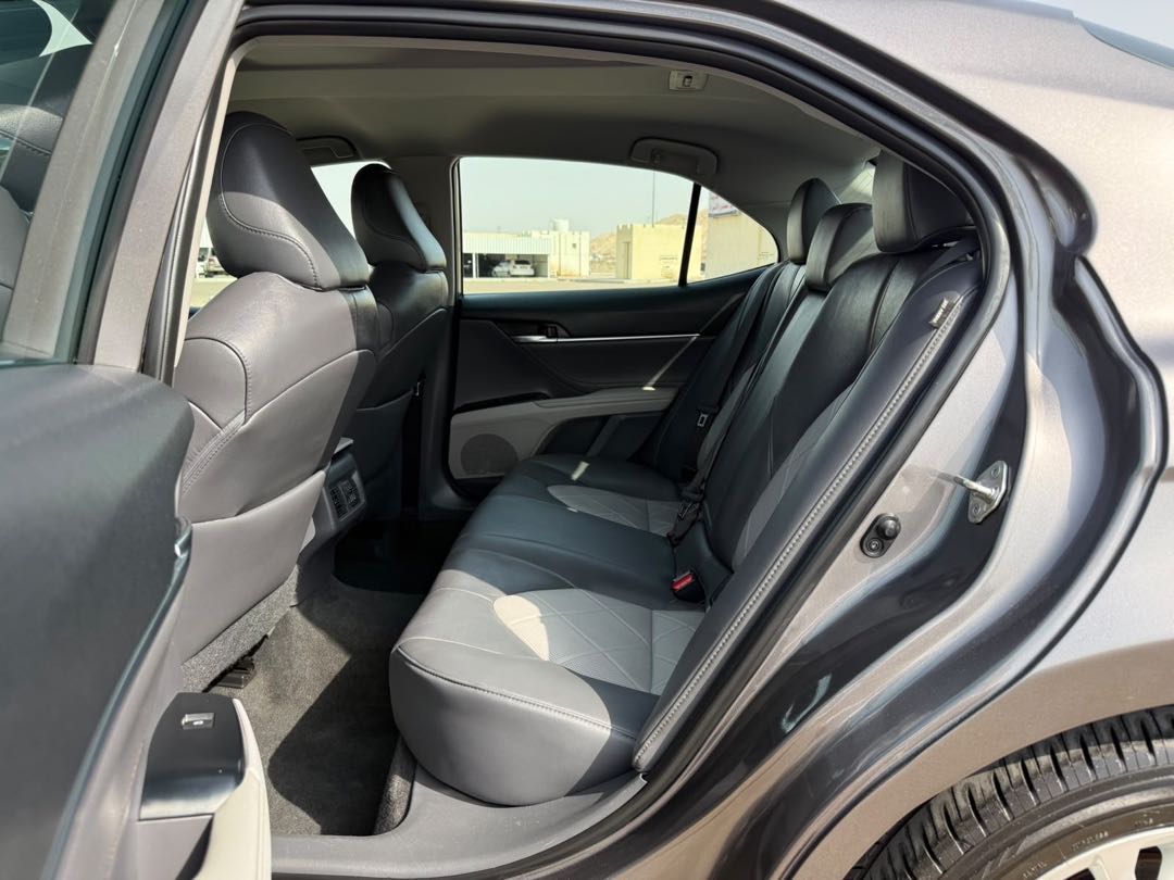 Car Image 2018 TOYOTA CAMRY XLE