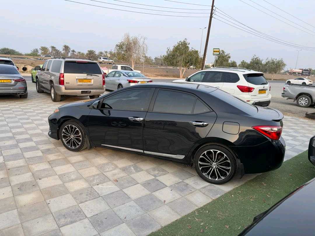 Car Image 2017 TOYOTA COROLLA LE