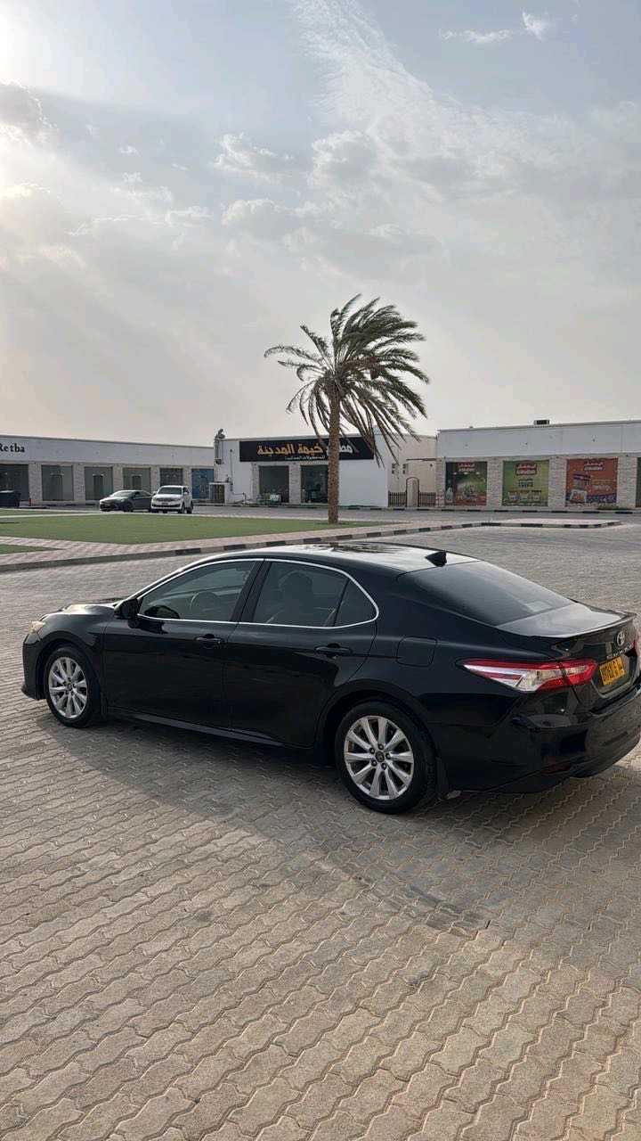 Car Image 2019 TOYOTA CAMRY LE