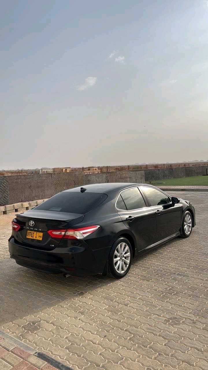 Car Image 2019 TOYOTA CAMRY LE
