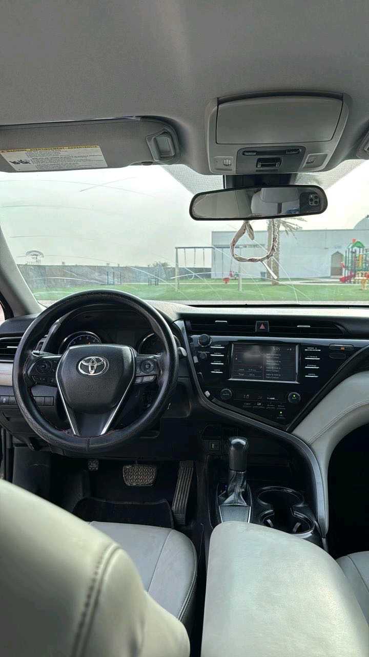 Car Image 2019 TOYOTA CAMRY LE