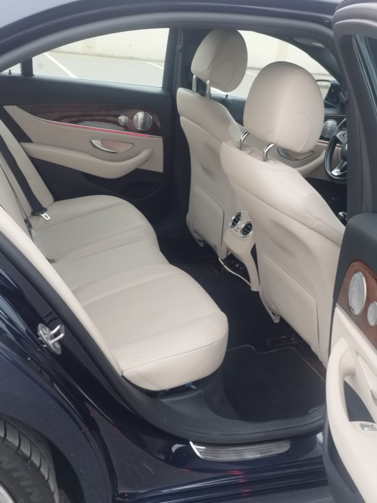 Car Image 2017 MERCEDES E Class 300