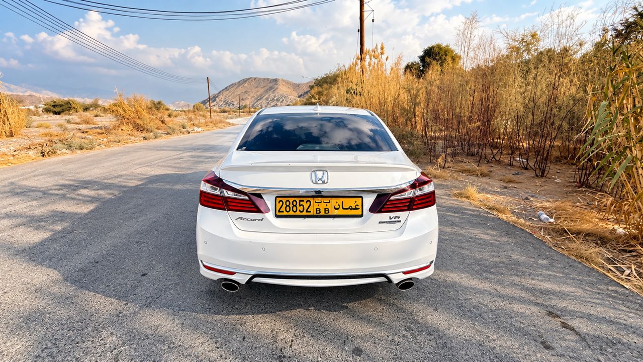 Car Image 2017 HONDA ACCORD TOURING