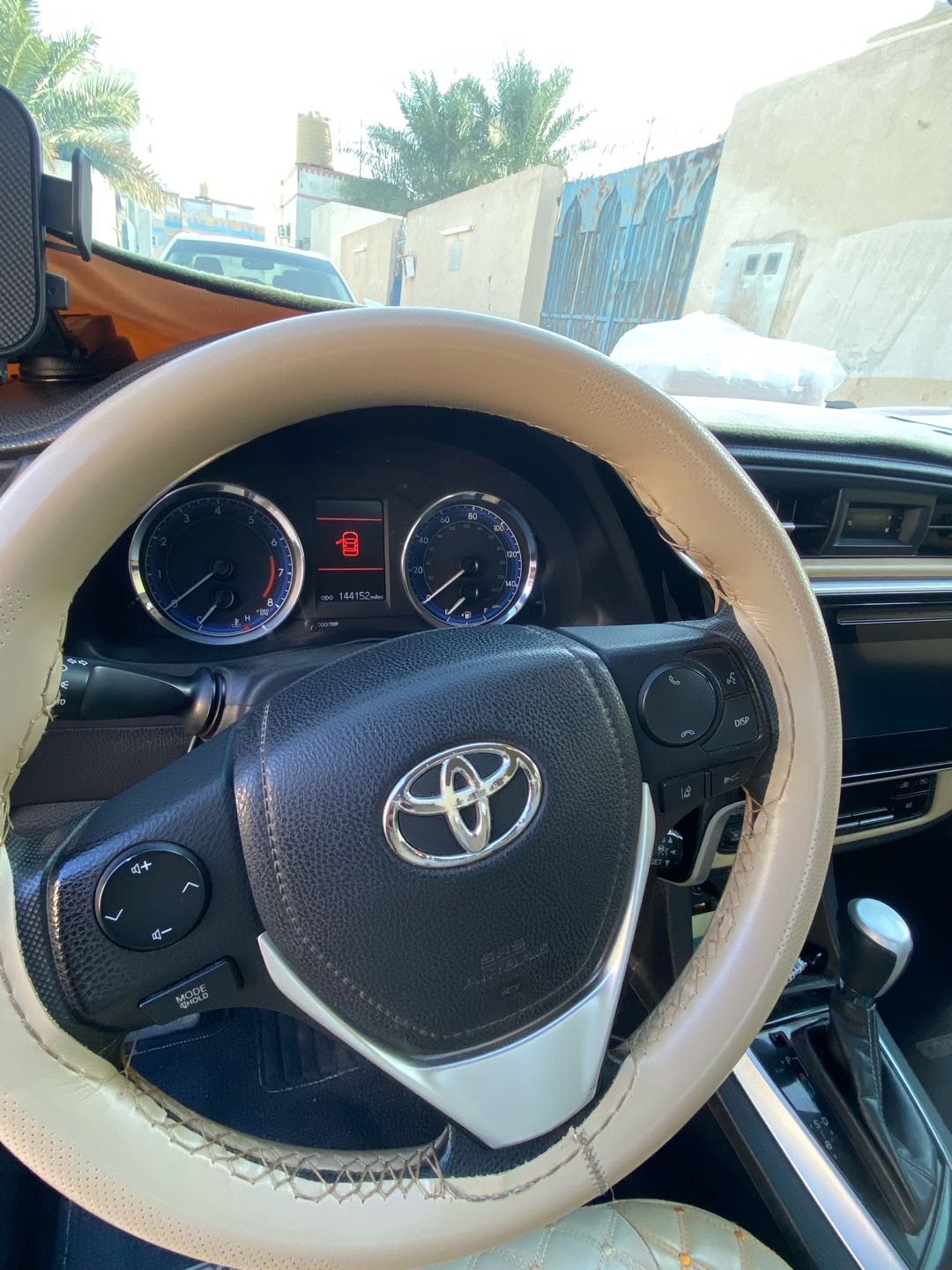 Car Image 2017 TOYOTA COROLLA LE