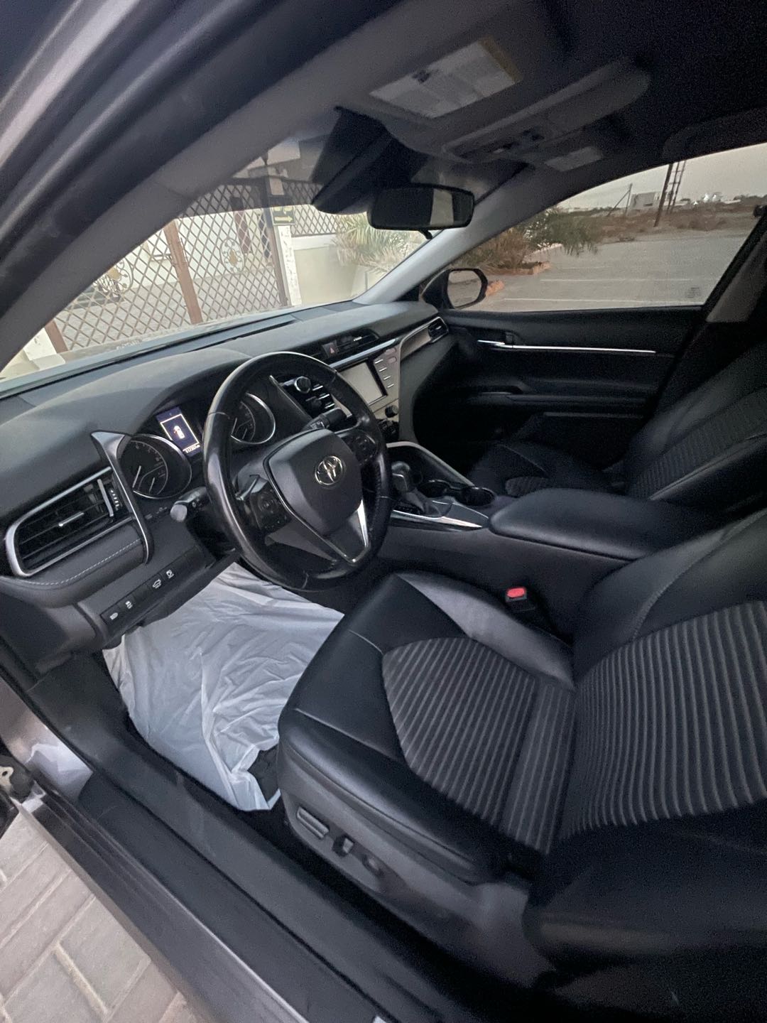 Car Image 2019 TOYOTA CAMRY SE