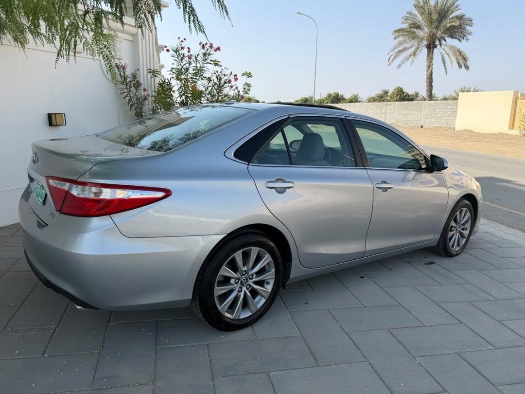 Car Image 2017 TOYOTA CAMRY XLE