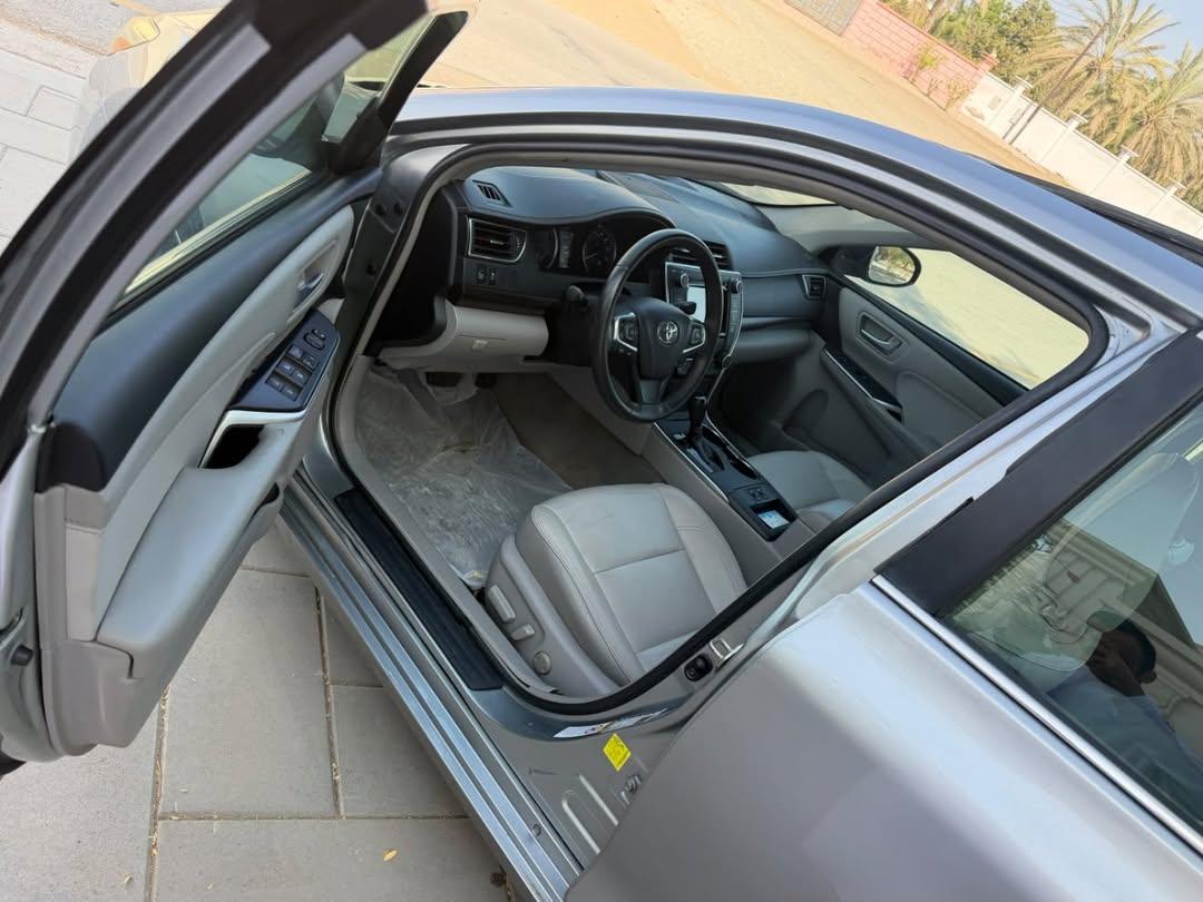 Car Image 2017 TOYOTA CAMRY XLE