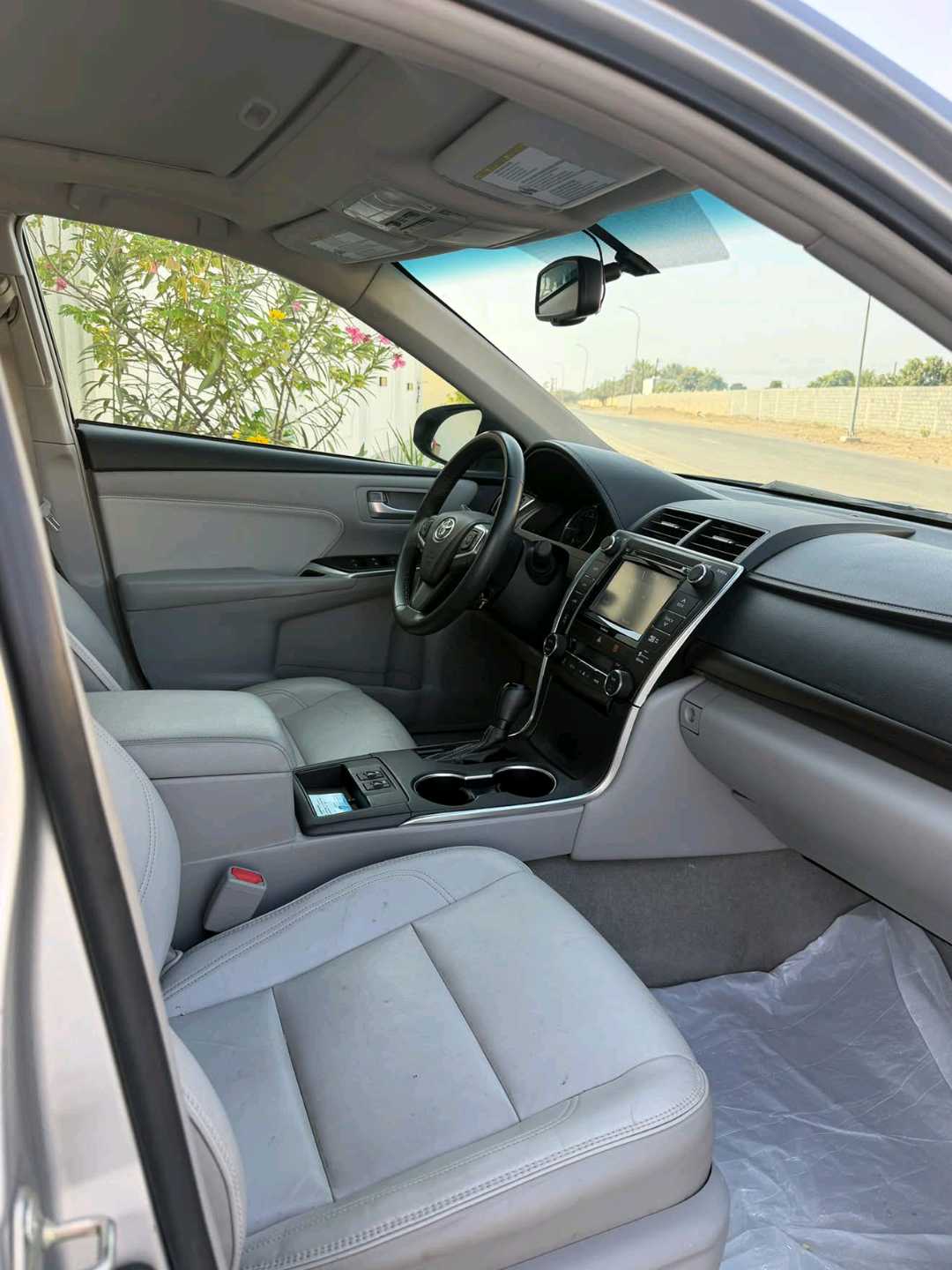 Car Image 2017 TOYOTA CAMRY XLE