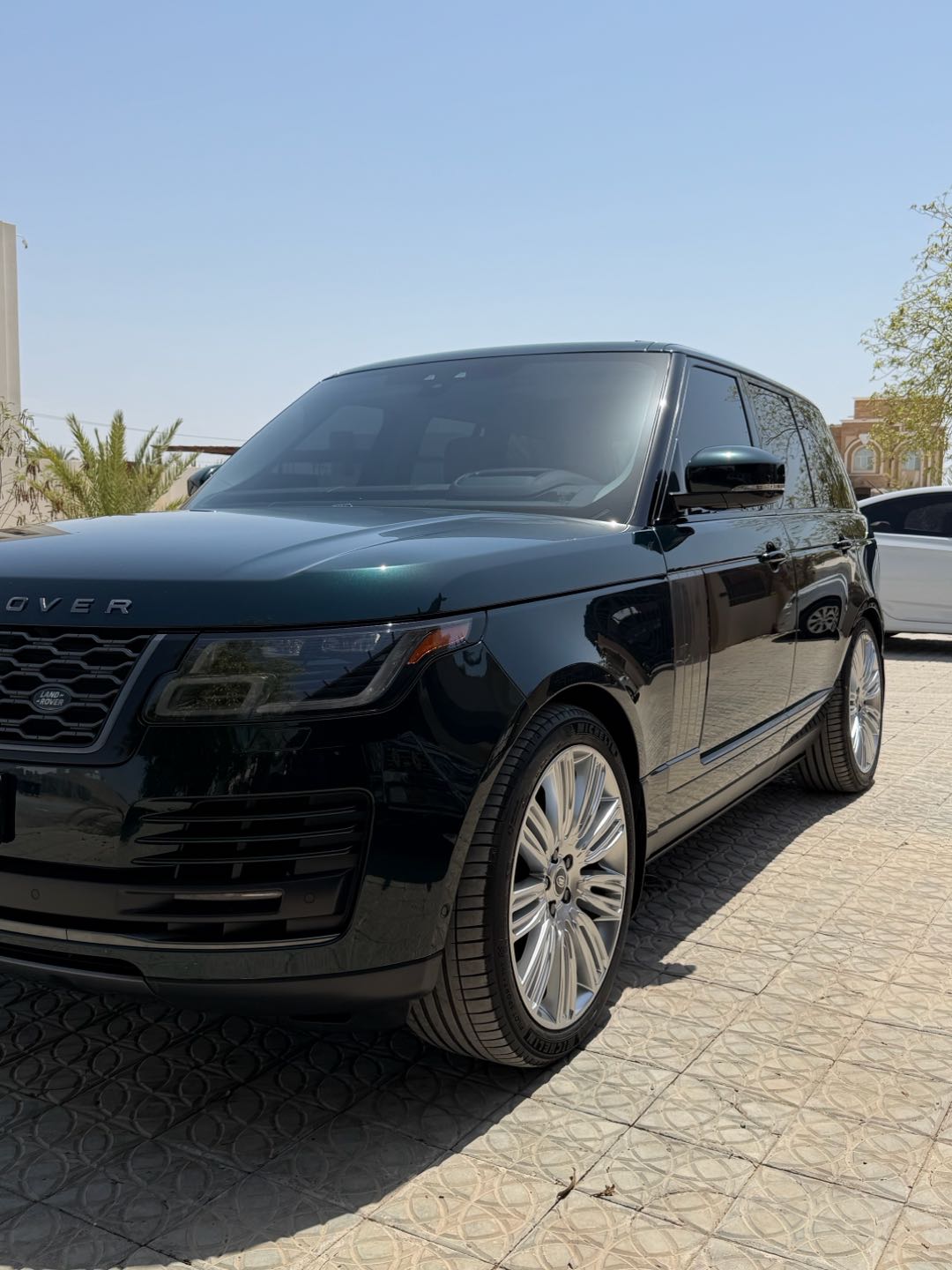 Car Image 2019 LAND ROVER VOGUE Autobiography