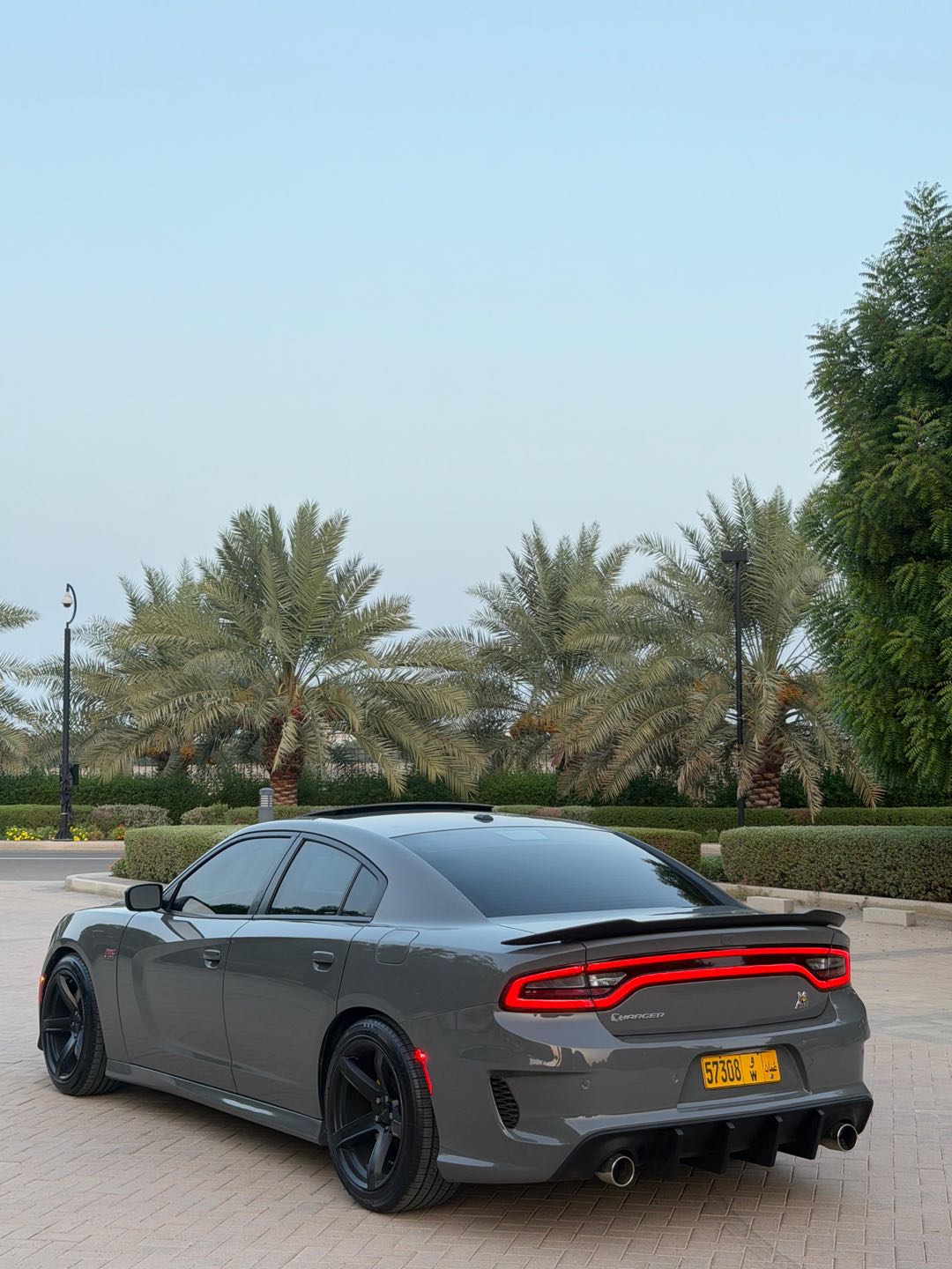 Car Image 2019 DODGE CHARGER SXT