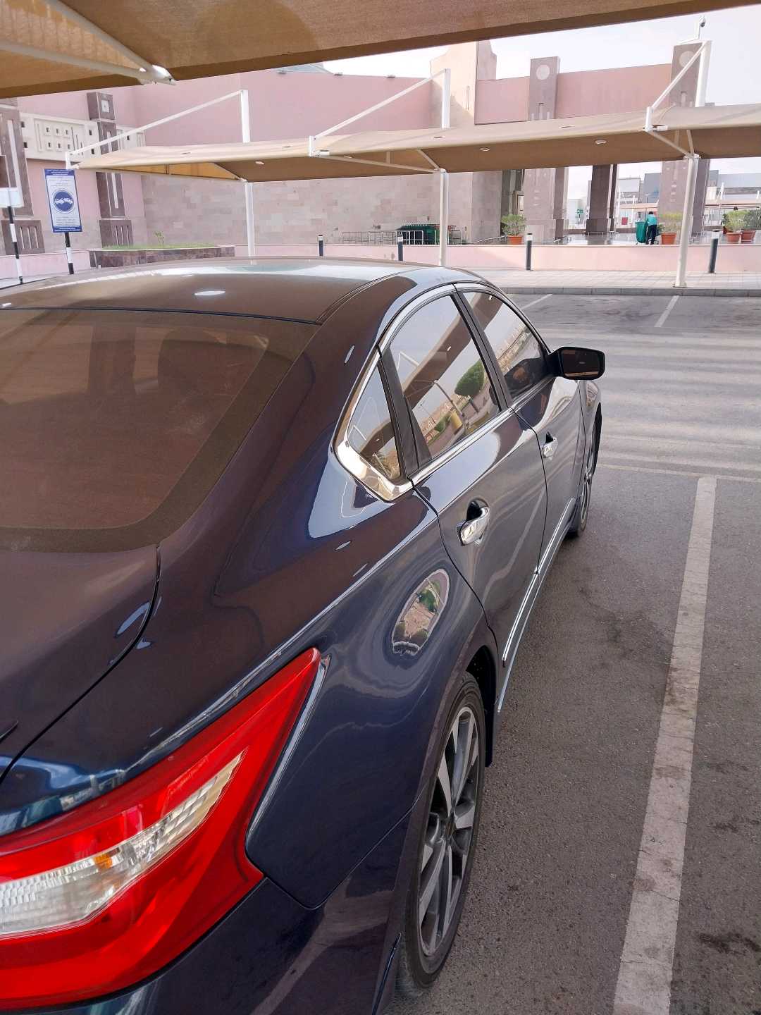 Car Image 2016 NISSAN ALTIMA SR