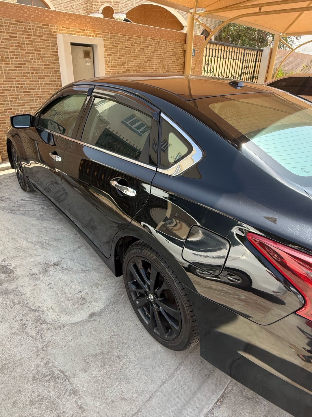 Car Image 2018 NISSAN ALTIMA SR