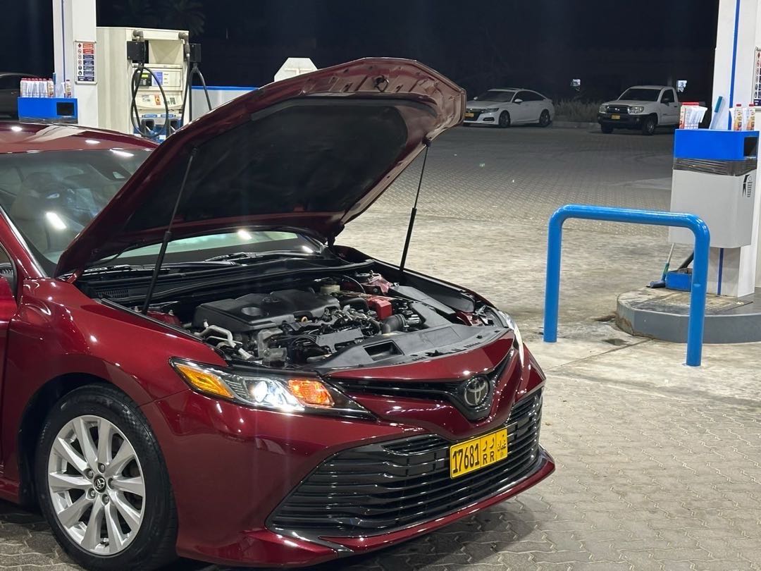 Car Image 2018 TOYOTA CAMRY LE