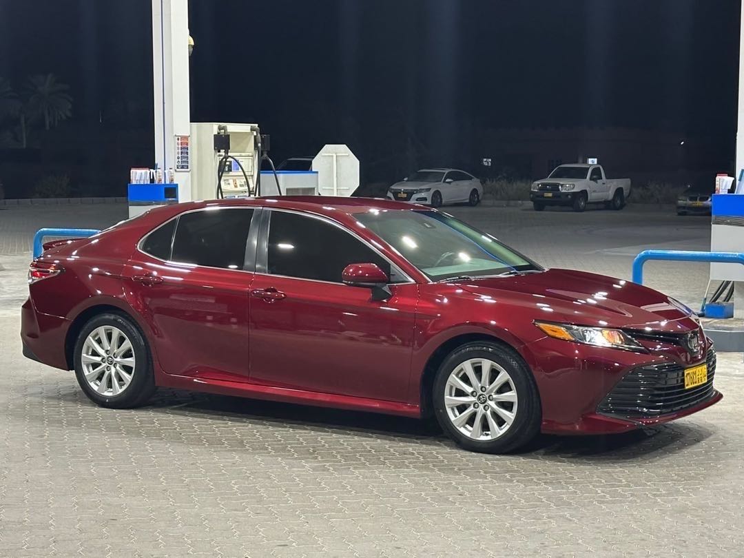 Car Image 2018 TOYOTA CAMRY LE