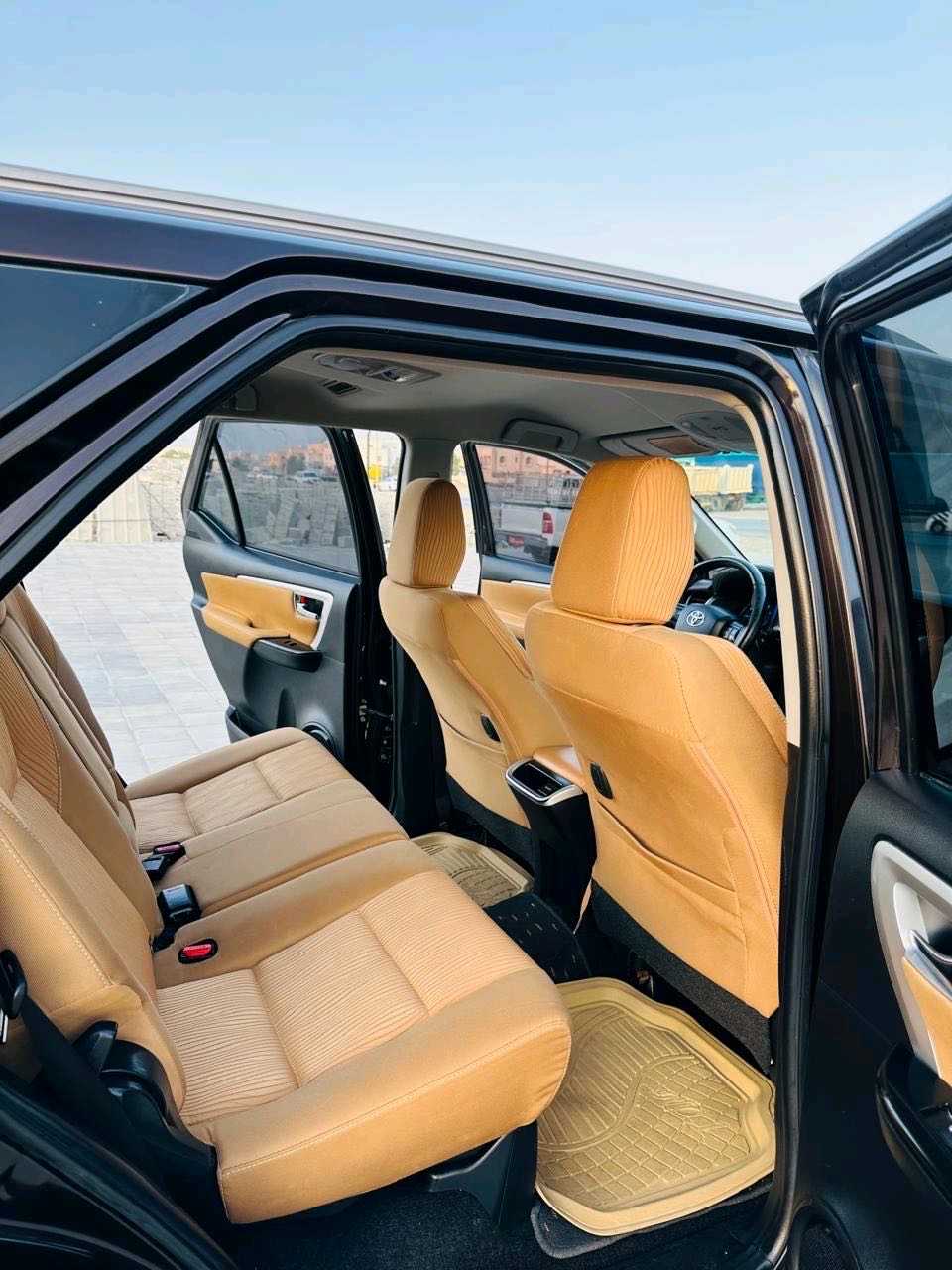 Car Image 2018 TOYOTA FORTUNER VX