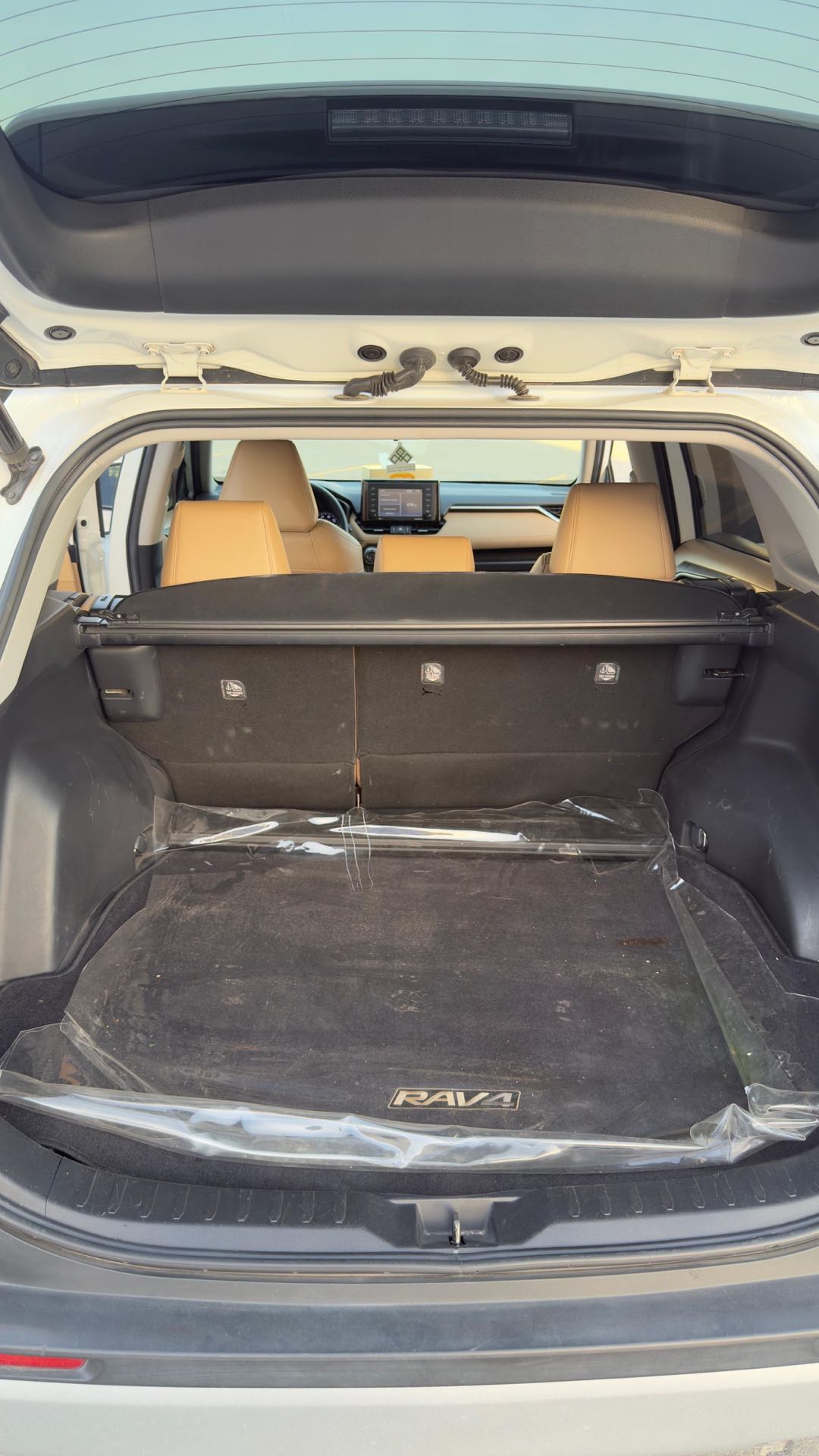 Car Image 2020 TOYOTA RAV4 XLE