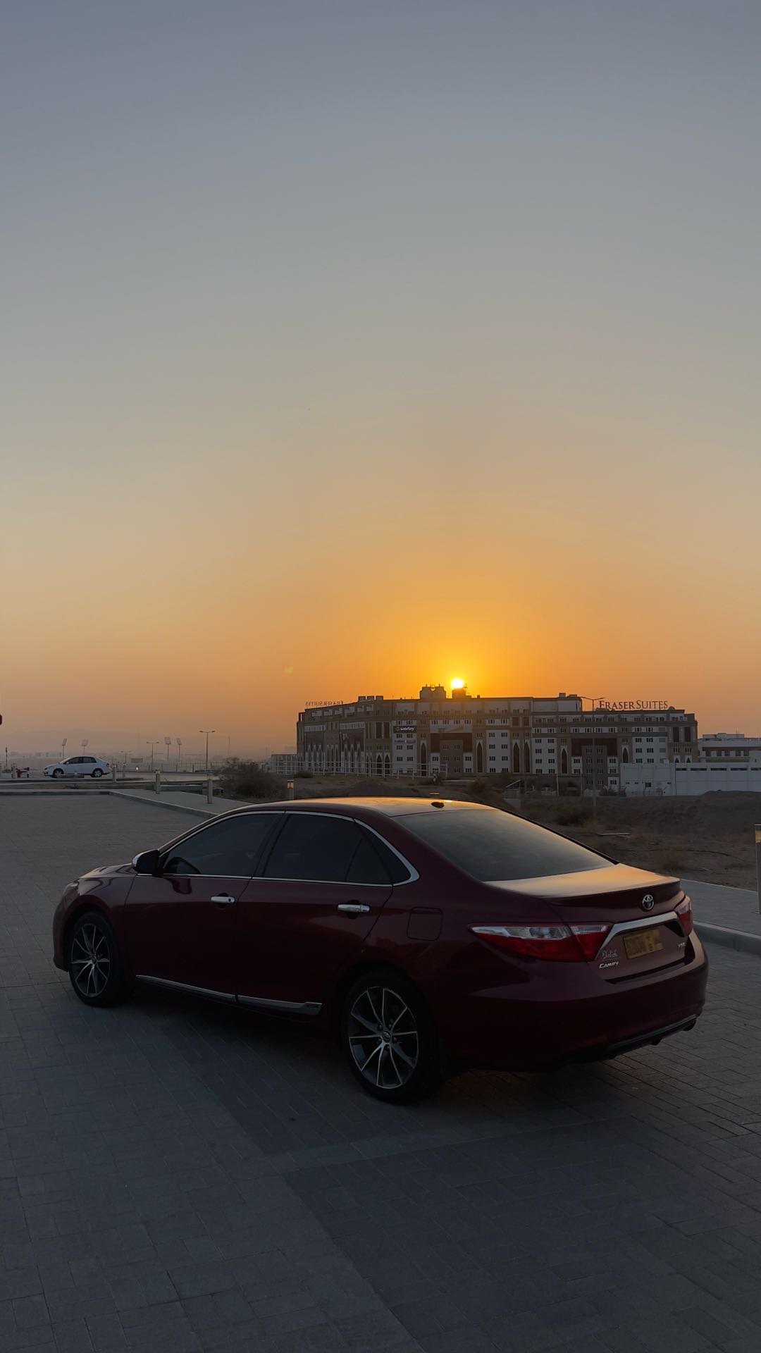Car Image 2015 TOYOTA CAMRY XSE