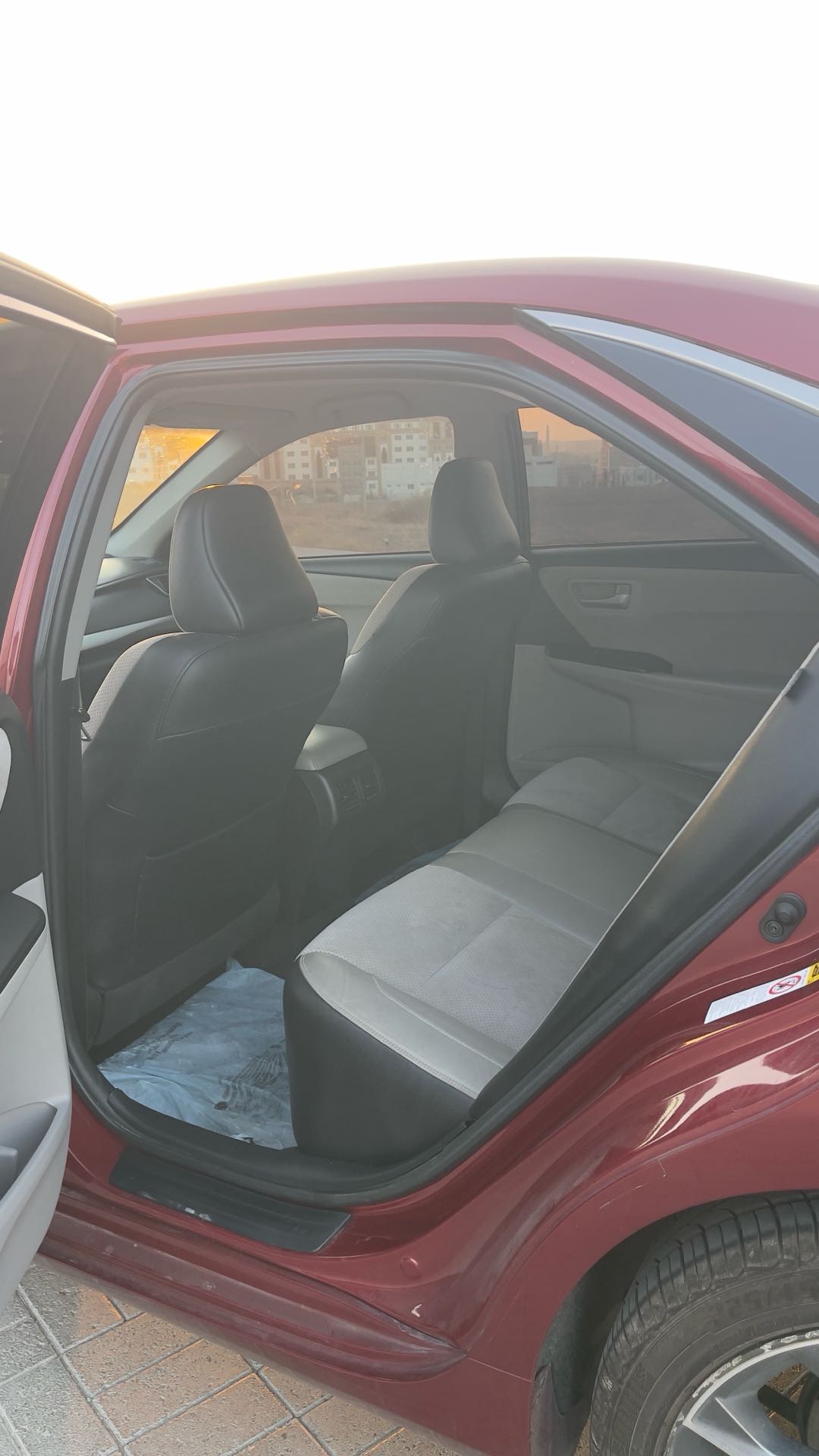 Car Image 2015 TOYOTA CAMRY XSE