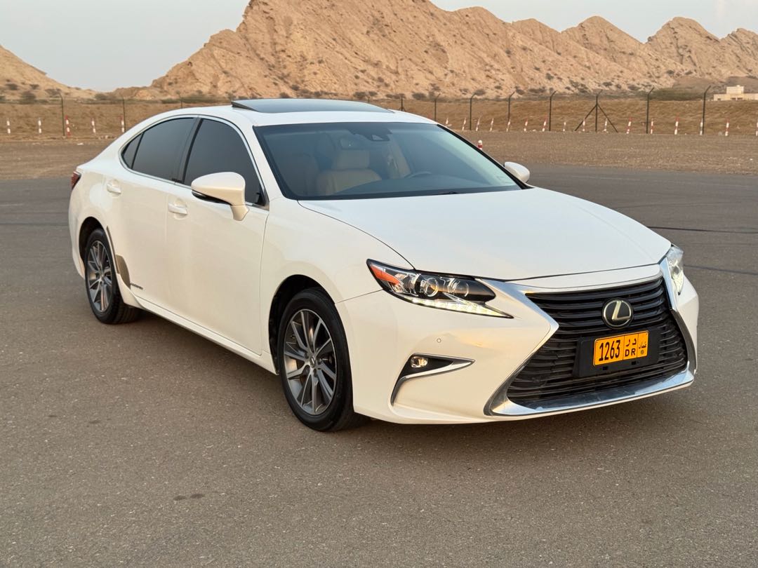 Car Image 2016 LEXUS ES 300h