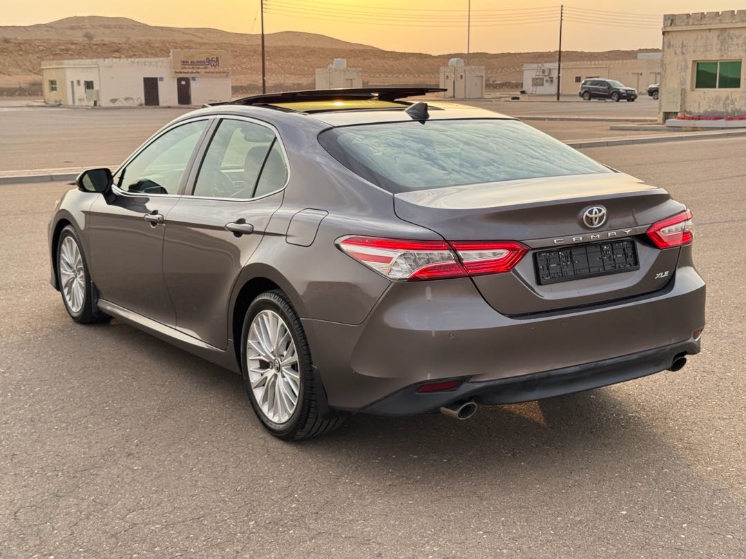 Car Image 2018 TOYOTA CAMRY XLE