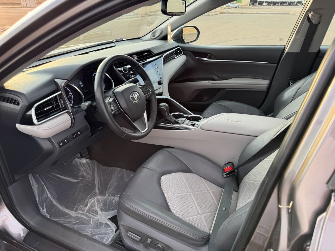 Car Image 2018 TOYOTA CAMRY XLE