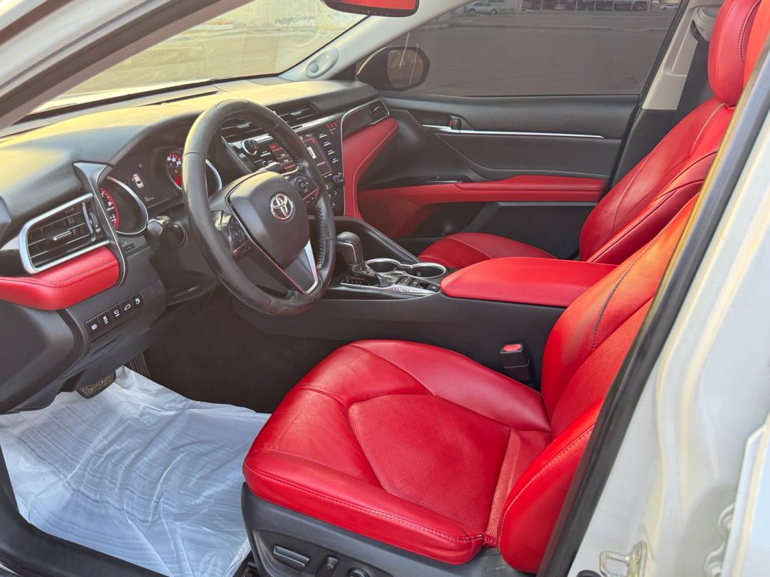 Car Image 2018 TOYOTA CAMRY XSE