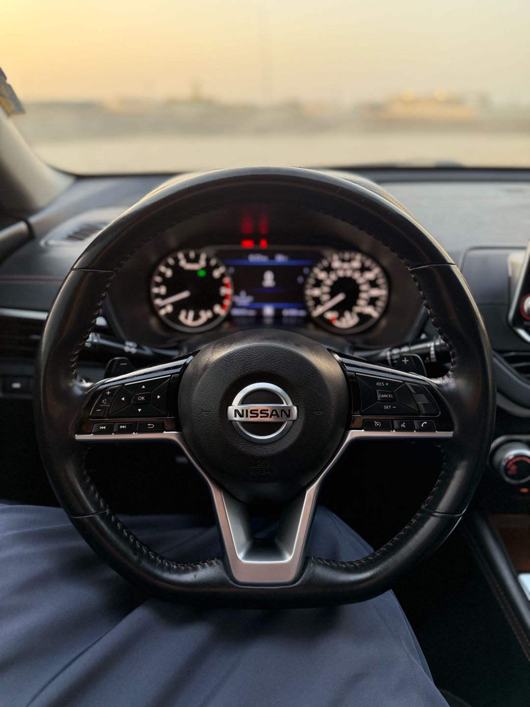 Car Image 2020 NISSAN ALTIMA SR