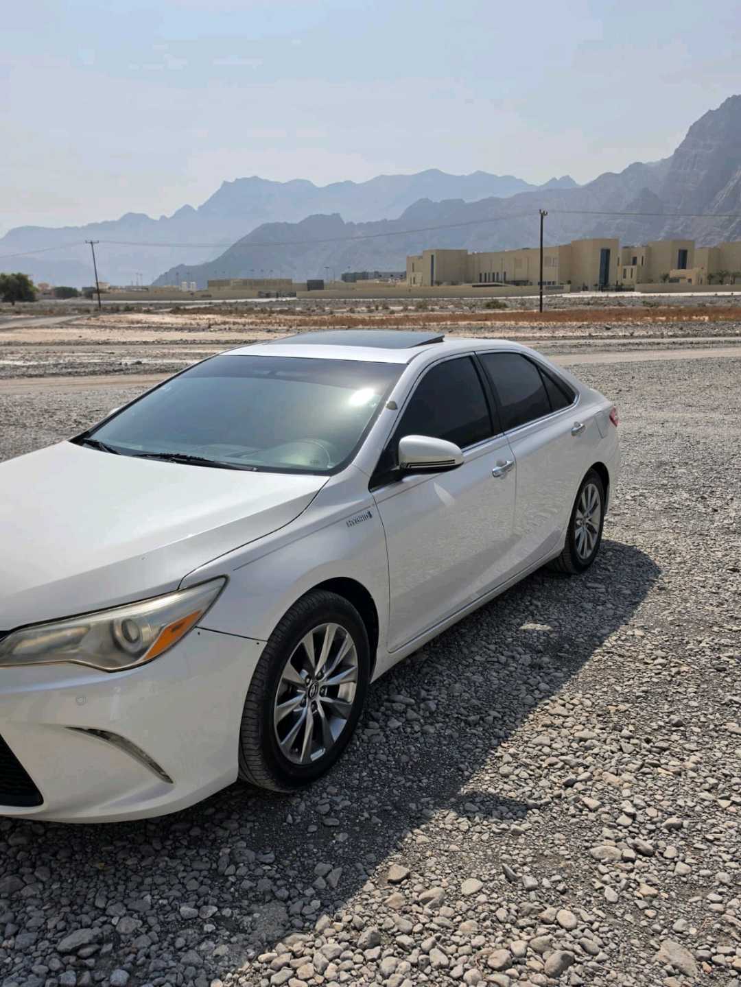 Car Image 2015 TOYOTA CAMRY XLE