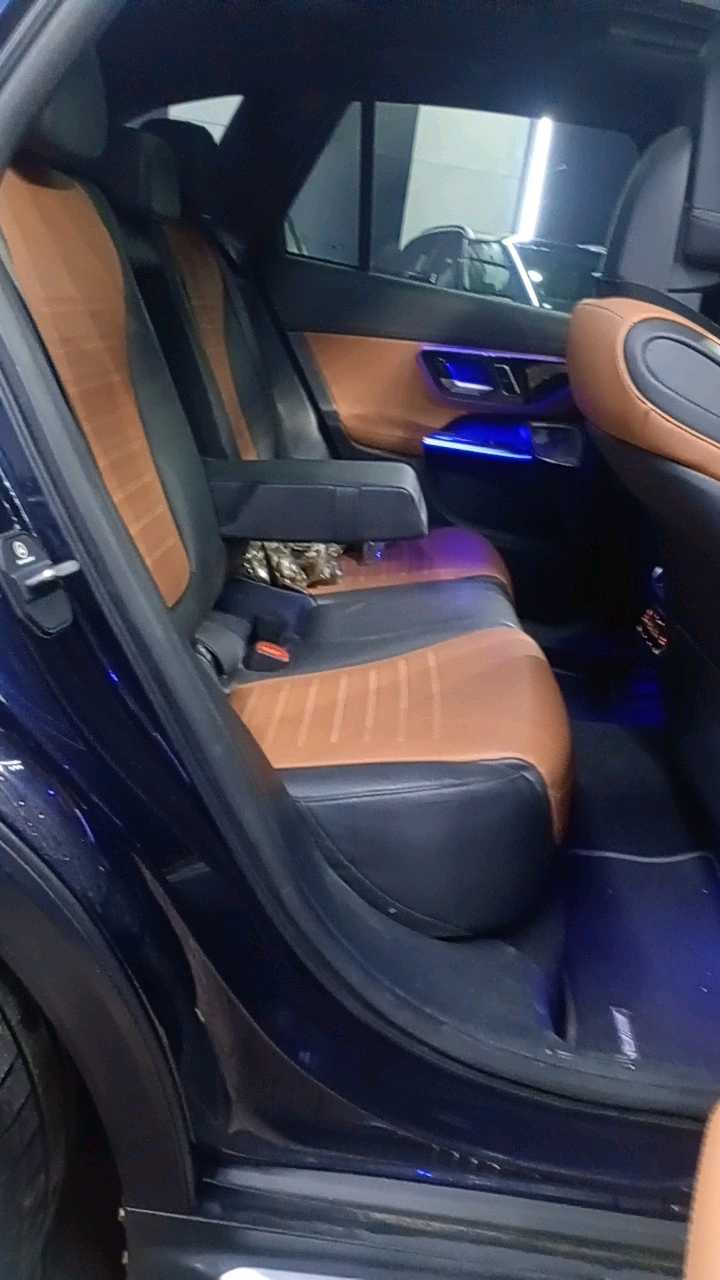 Car Image 2024 MERCEDES GLC CLASS 
