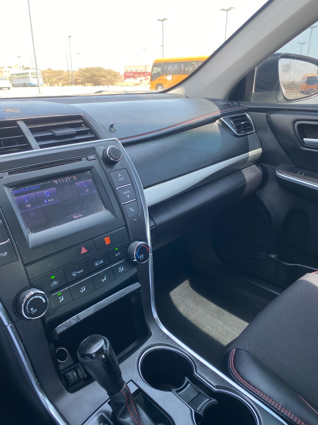 Car Image 2016 TOYOTA CAMRY SE