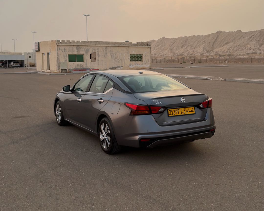 Car Image 2019 NISSAN ALTIMA S