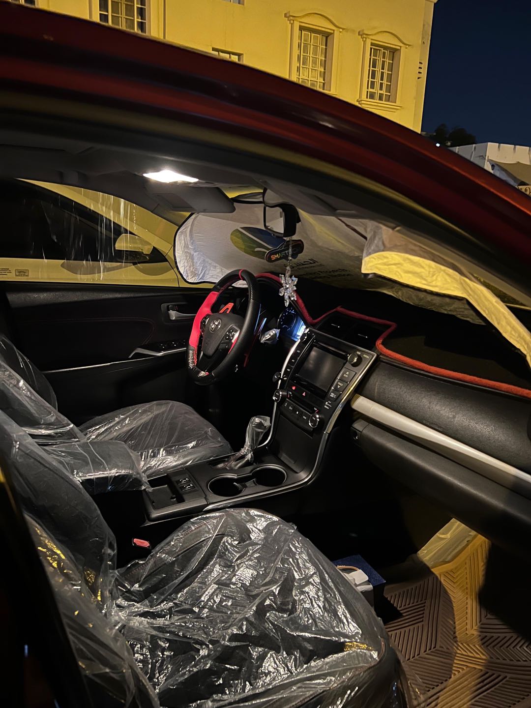 Car Image 2015 TOYOTA CAMRY XSE
