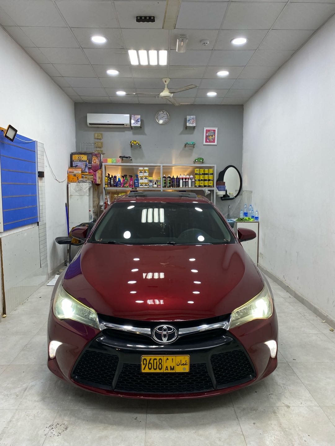 Car Image 2015 TOYOTA CAMRY XSE