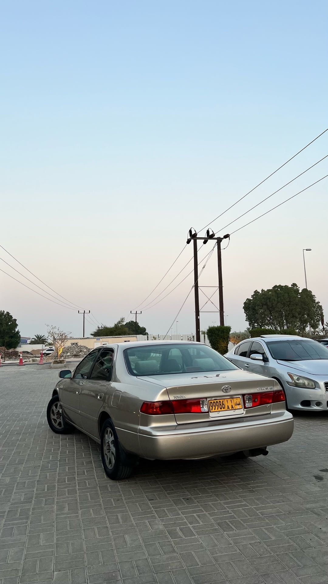 Car Image 2000 TOYOTA CAMRY LE