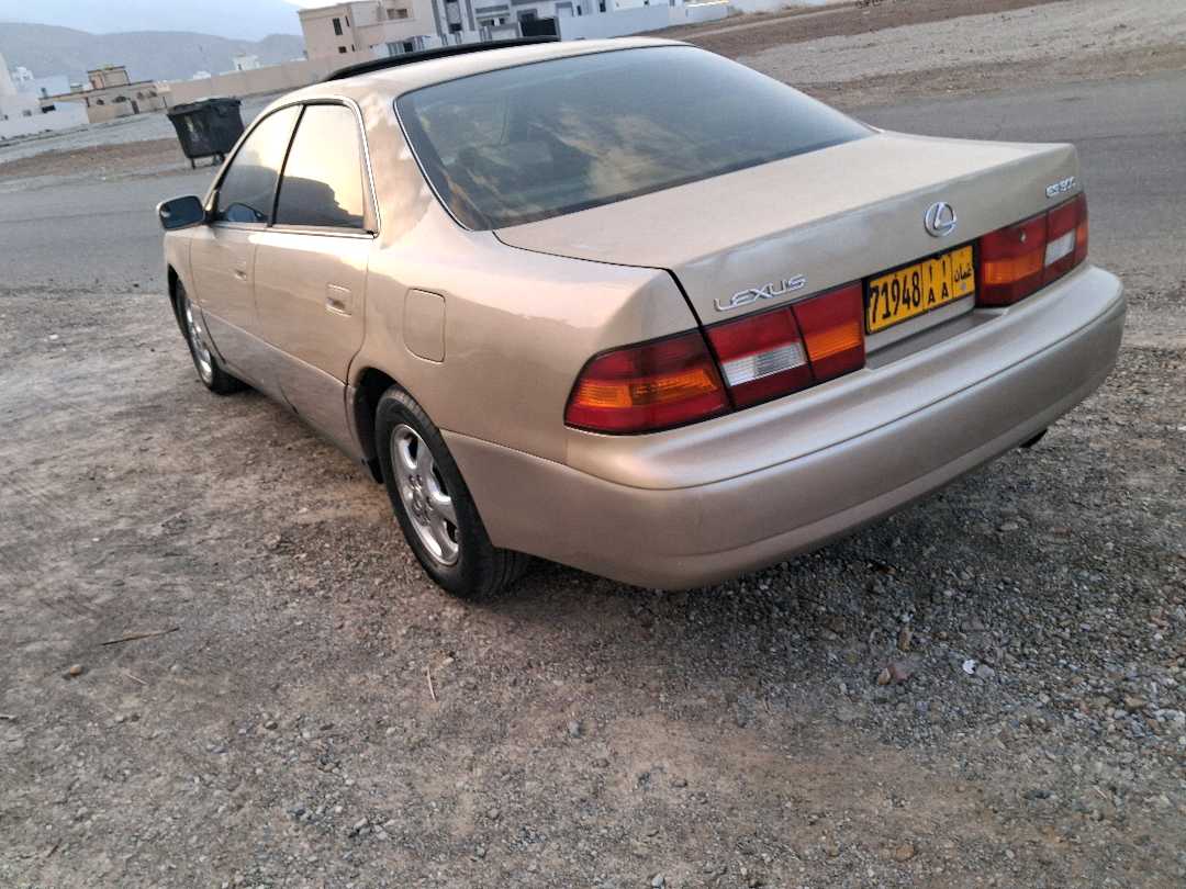 Car Image 1999 LEXUS ES 300