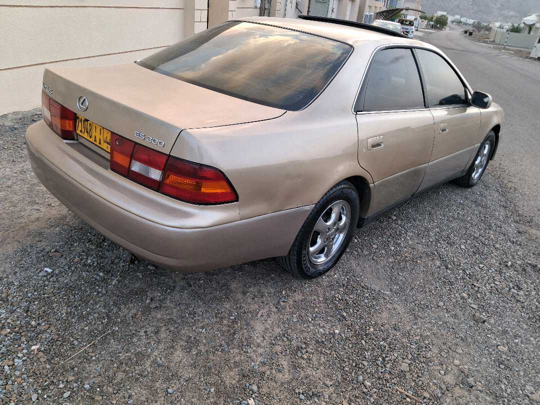 Car Image 1999 LEXUS ES 300